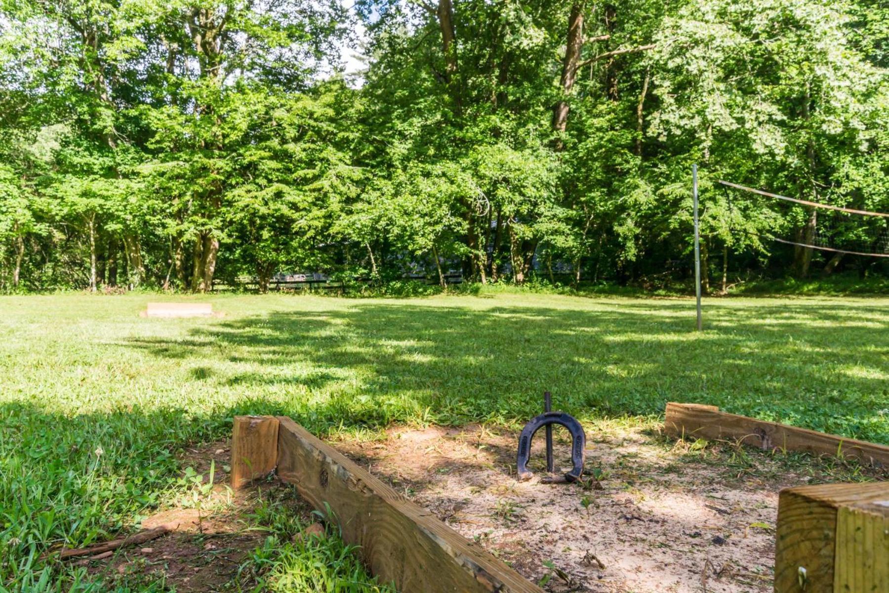 The Big Little Cabin - Hot Tub & Playground Dahlonega Exteriér fotografie