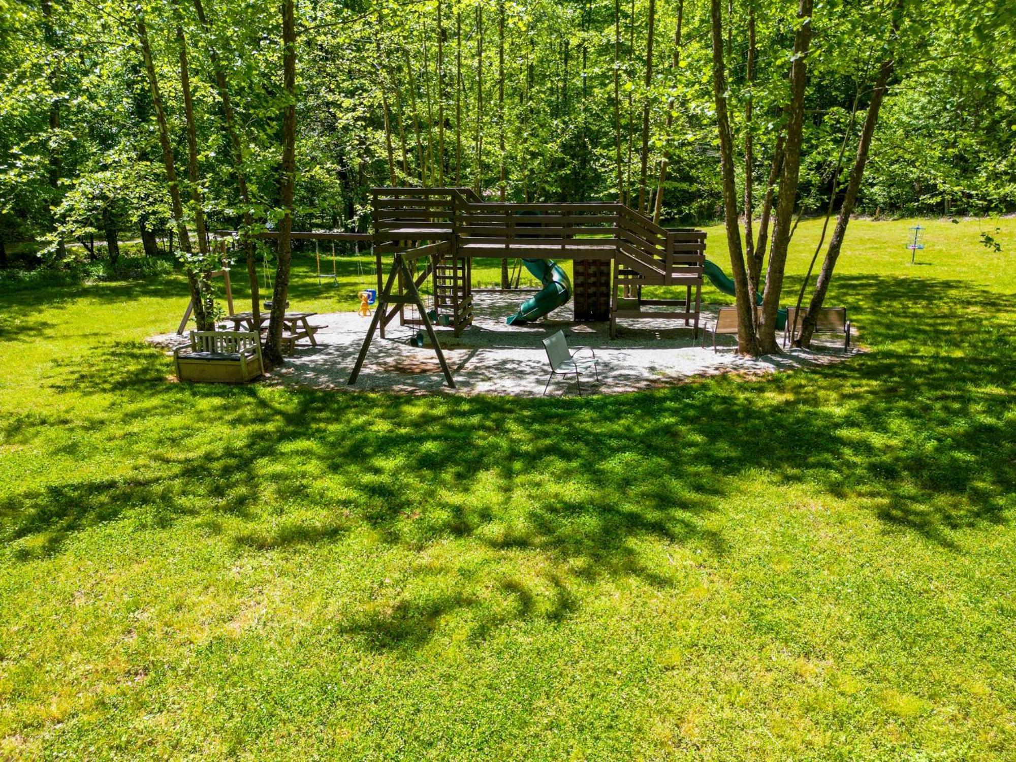 The Big Little Cabin - Hot Tub & Playground Dahlonega Exteriér fotografie