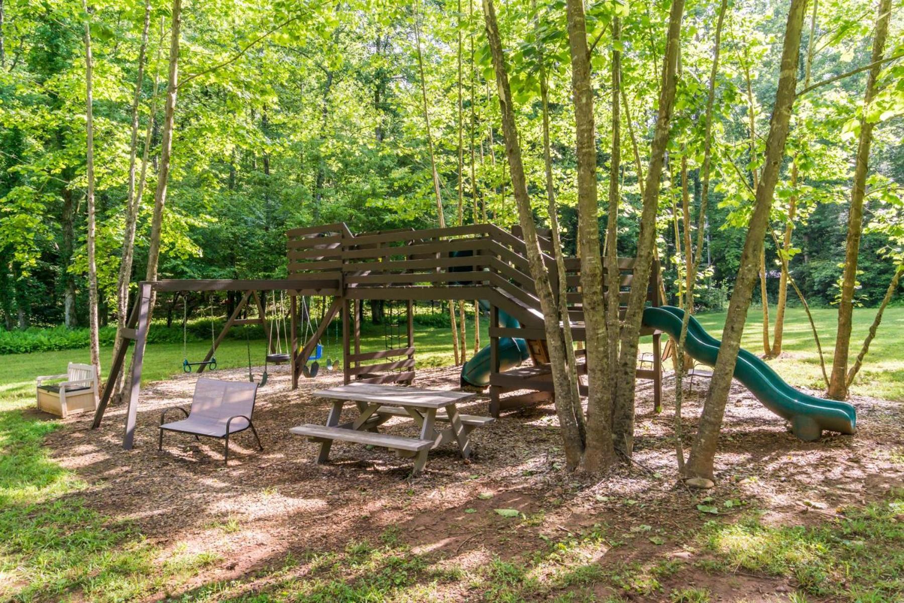 The Big Little Cabin - Hot Tub & Playground Dahlonega Exteriér fotografie