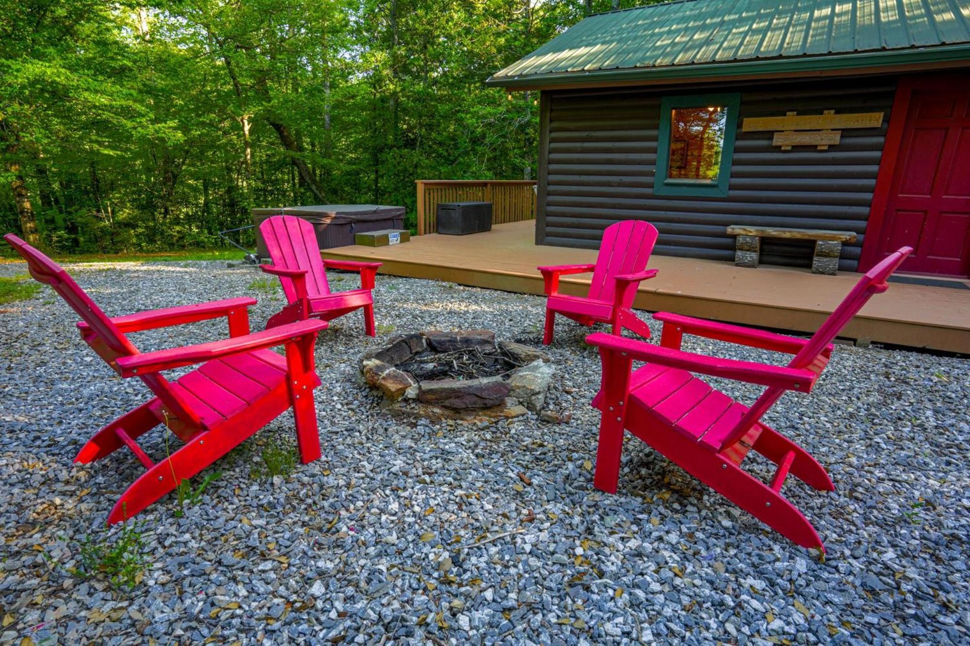 The Big Little Cabin - Hot Tub & Playground Dahlonega Exteriér fotografie