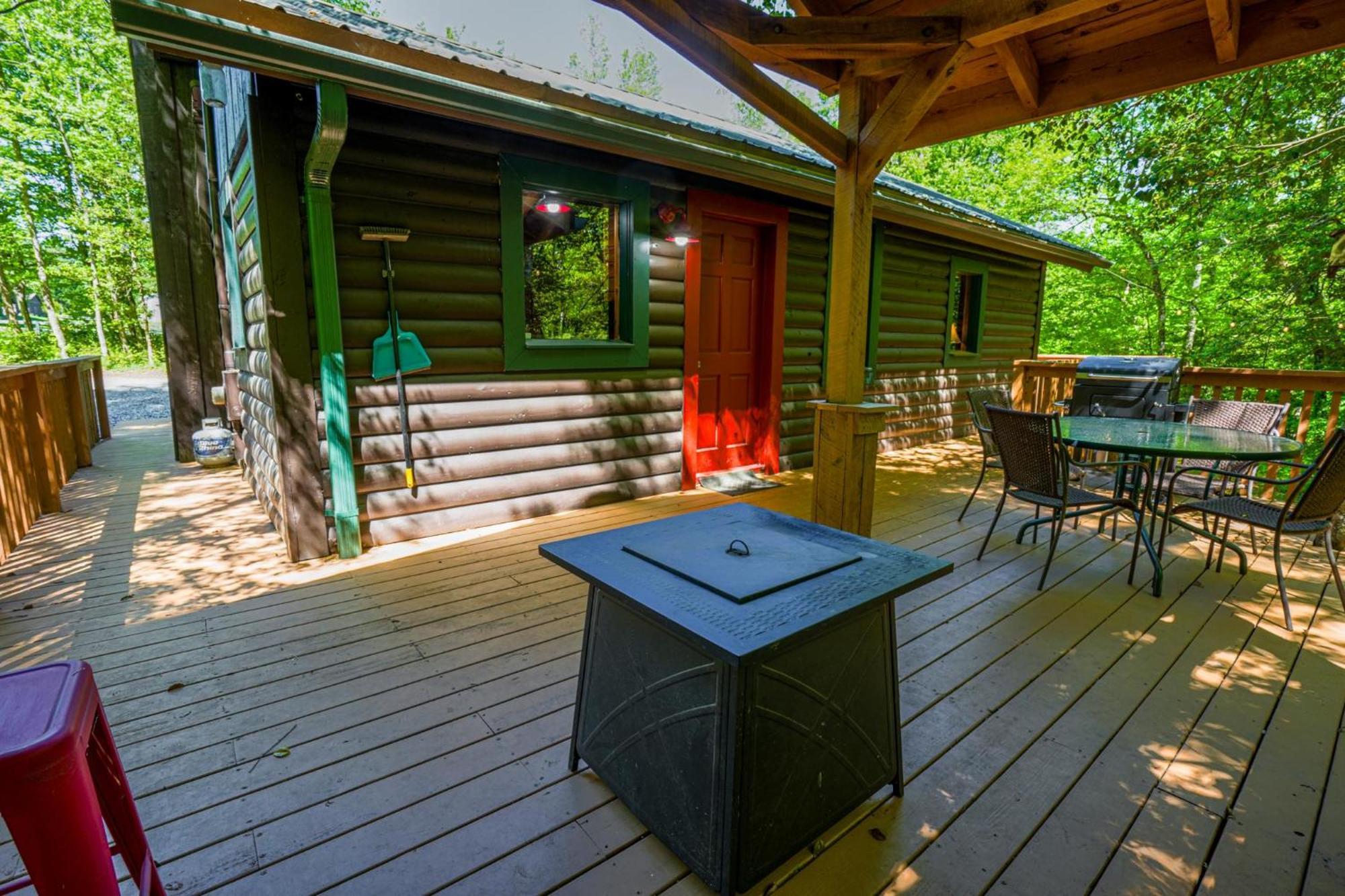 The Big Little Cabin - Hot Tub & Playground Dahlonega Exteriér fotografie