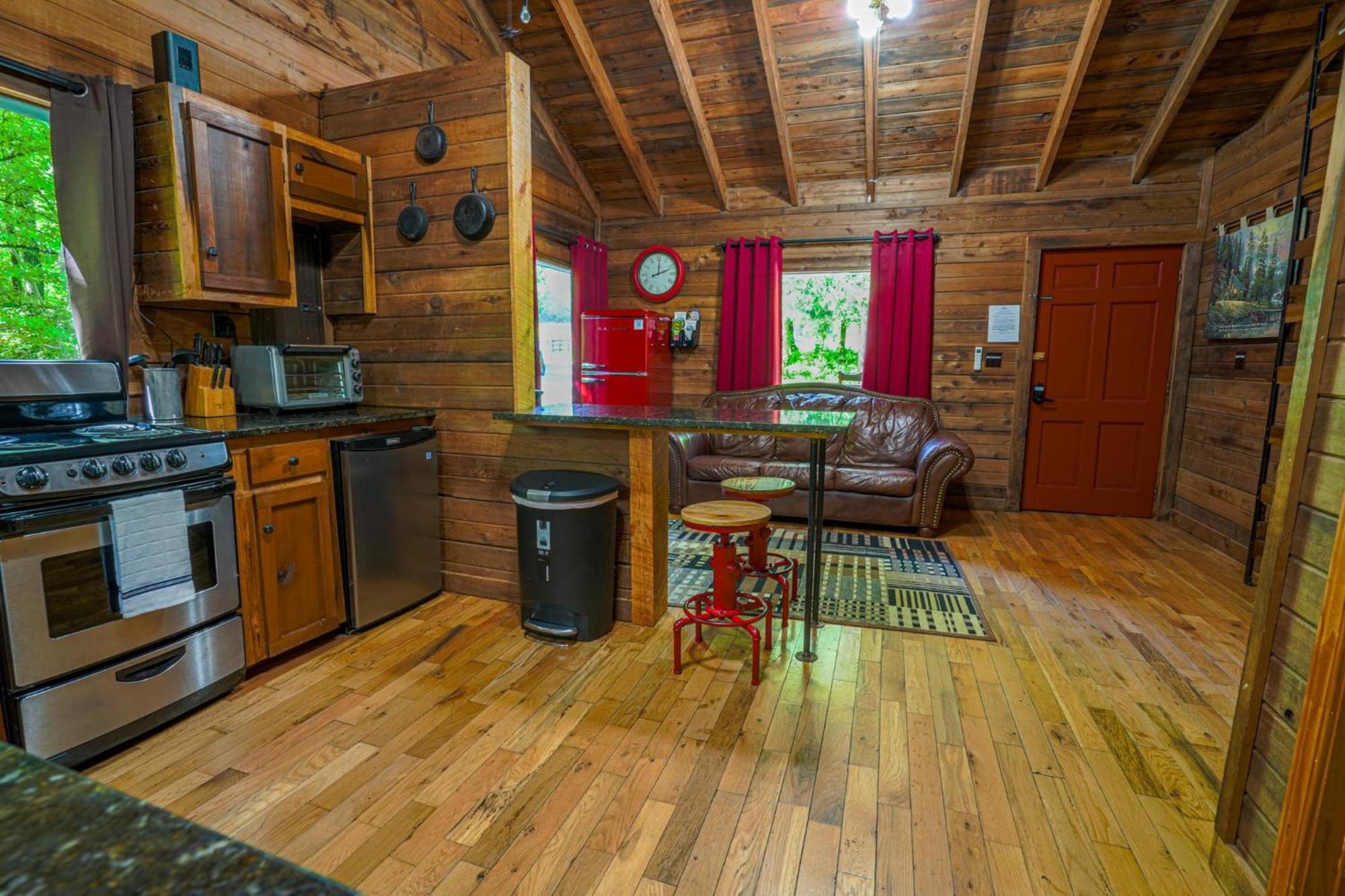 The Big Little Cabin - Hot Tub & Playground Dahlonega Exteriér fotografie