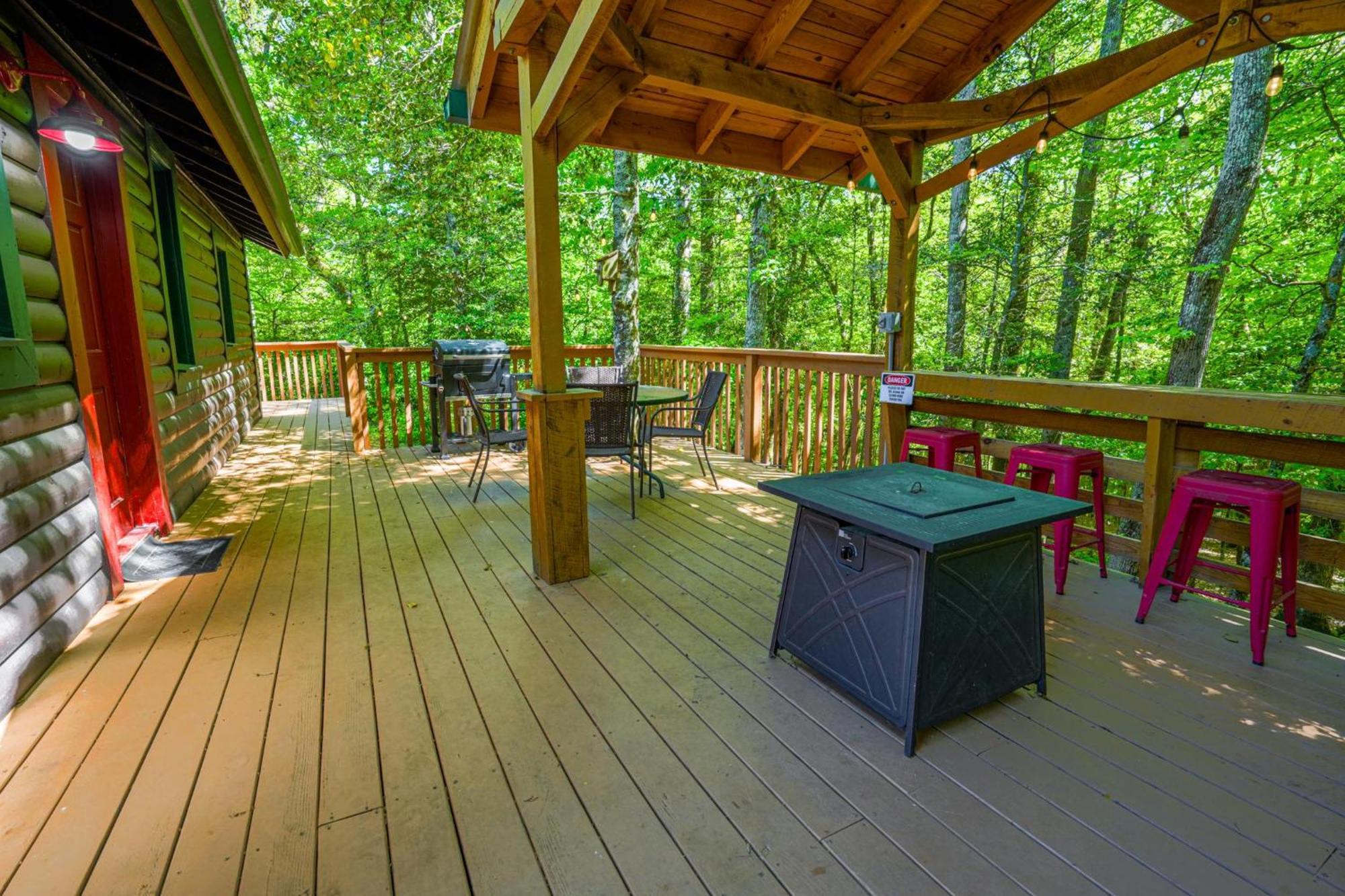 The Big Little Cabin - Hot Tub & Playground Dahlonega Exteriér fotografie
